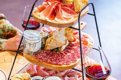 Milan Small Group: Duomo & Rooftop, Wine & Food Tasting