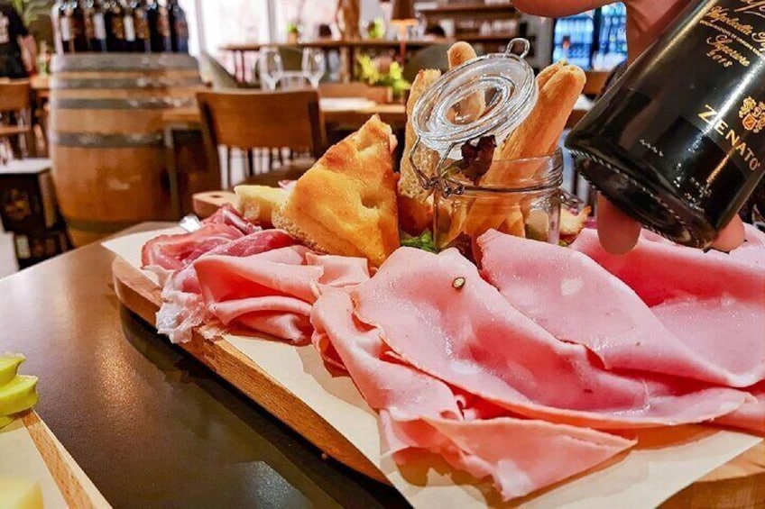 Milan Small Group: Duomo & Rooftop, Wine & Food Tasting