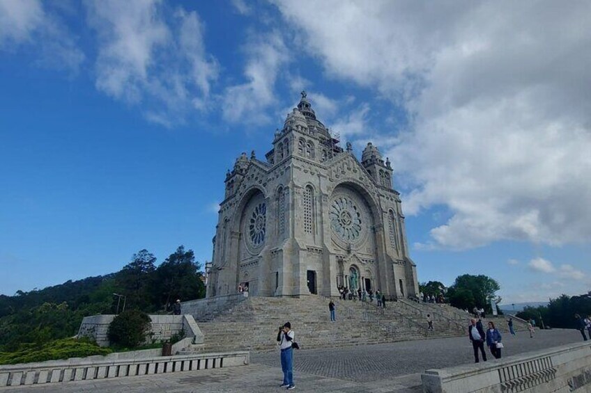 Viana do Castelo to Atlantic City with Regional Lunch