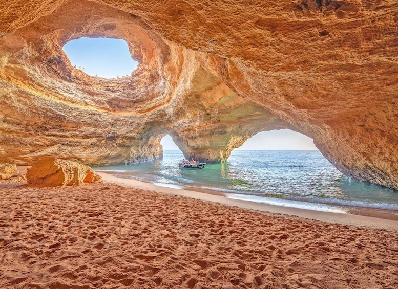 Armação de Pêra: Benagil Caves and Secret Beaches Boat Trip