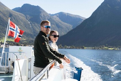 Bergen: Cruise to beautiful Rosendal by the Hardangerfjord