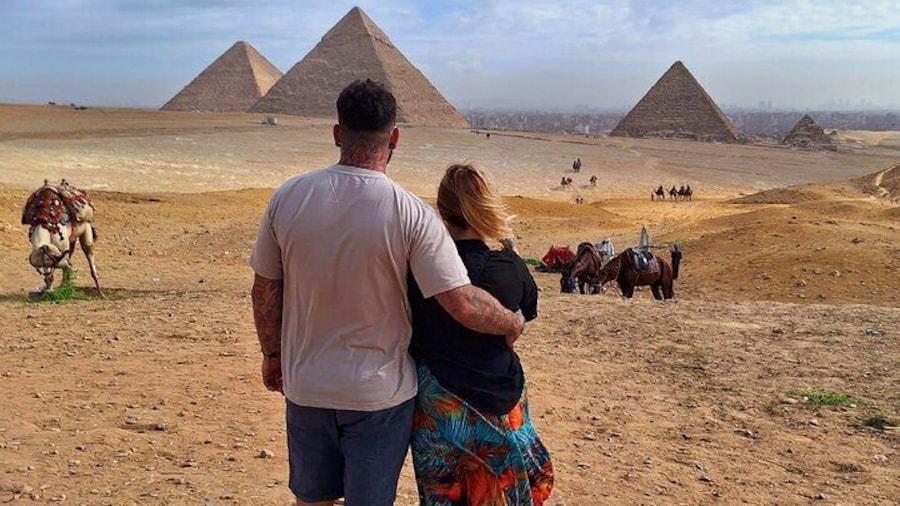 2-Day Private Pyramids and Cairo Highlights