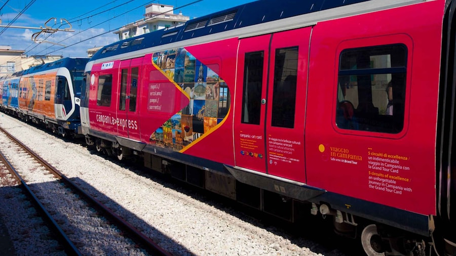 Sorrento: One-Way Train Transfer to or from Pompei