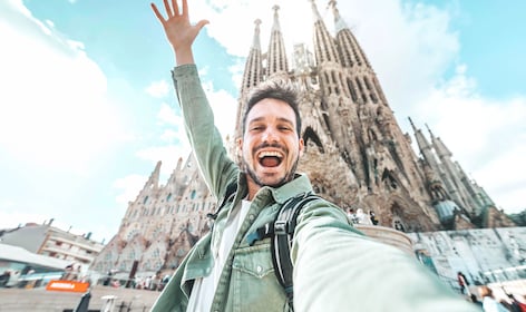 Barcelona: Sagrada Familia Tour with Skip The Line Access