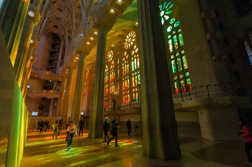 Skip-the-Line Sagrada Família Fully Guided Tour 