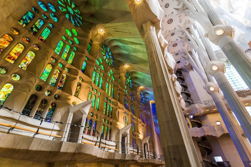 Skip-the-Line Sagrada Família Fully Guided Tour 