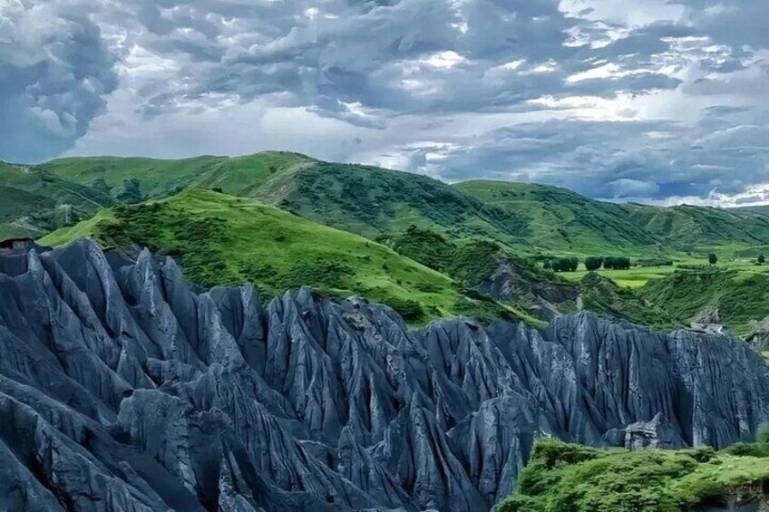 5-Day Daocheng Yading, Kangding, Mount Siguniang Tour Small Group