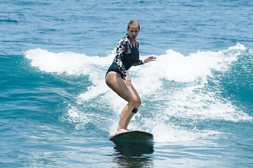 Surfing in Bali Uluwatu