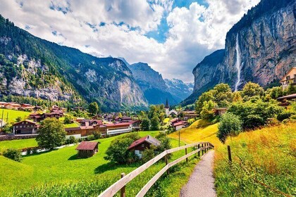 Private all day driver: Interlaken> Lauterbrunnen and Grindelwald