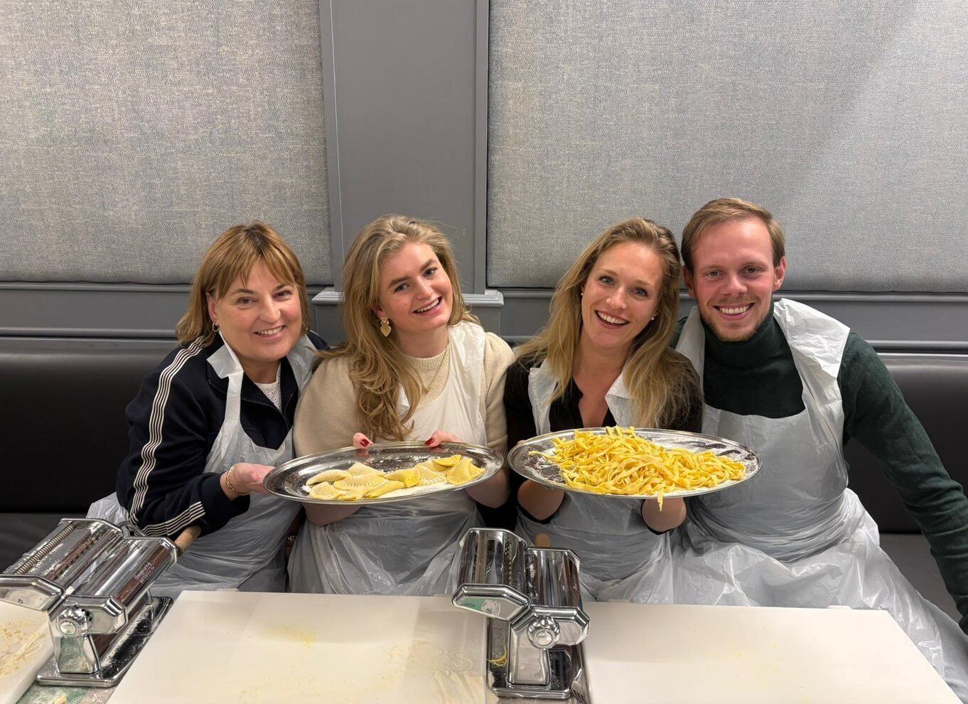 Bologna: Pasta and Tiramisu Cooking Class with Wine