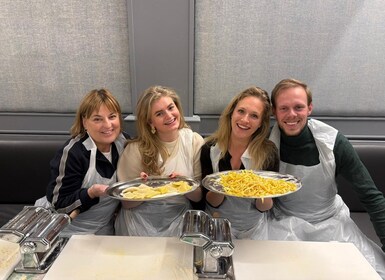 Bologna: Kelas Memasak Pasta dan Tiramisu dengan Anggur