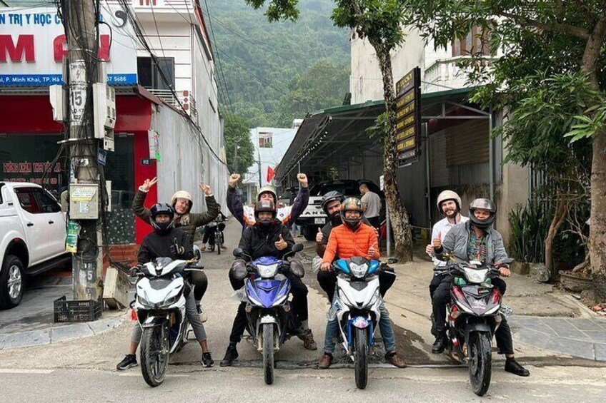 From Hanoi: 4-Days Group Ha Giang Loop Tour by good Motorbike to visit all Highlights good meals good stay. Explore Ha Giang’s best: Ma Pi Leng Pass, Dong Van, Meo Vac, Nho Que River, Du Gia waterfall
