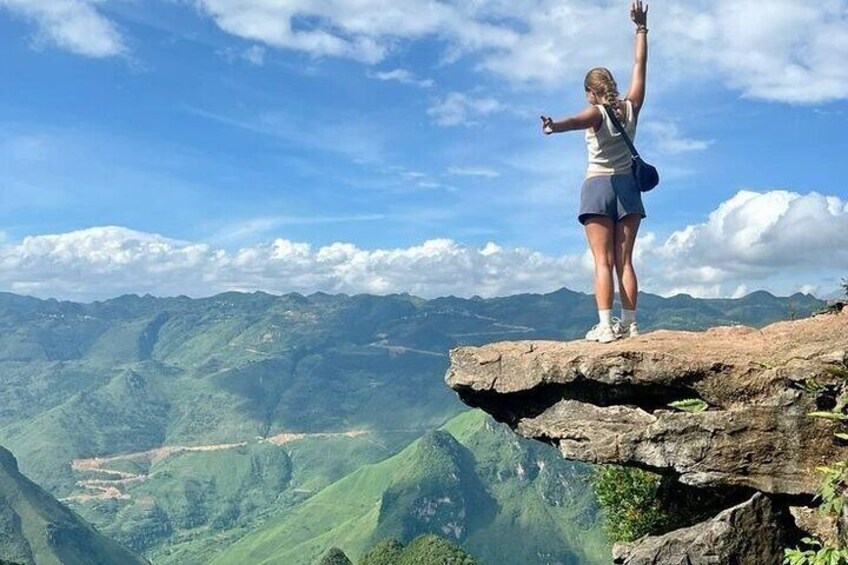 From Hanoi: 4-Days Group Ha Giang Loop Tour by good Motorbike to visit all Highlights good meals good stay. Explore Ha Giang’s best: Ma Pi Leng Pass, Dong Van, Meo Vac, Nho Que River, Du Gia waterfall