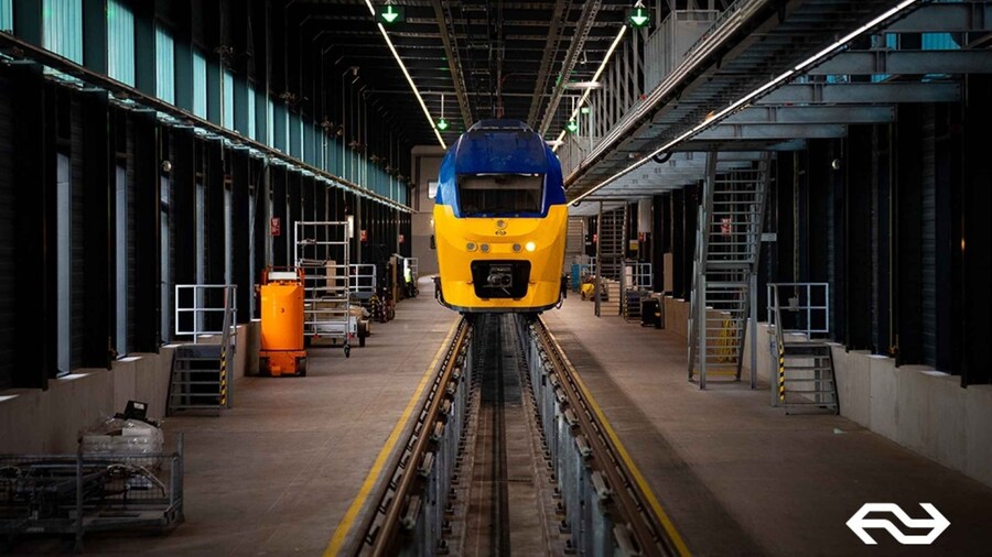 Eindhoven: Train Transfer Eindhoven from/to Amsterdam