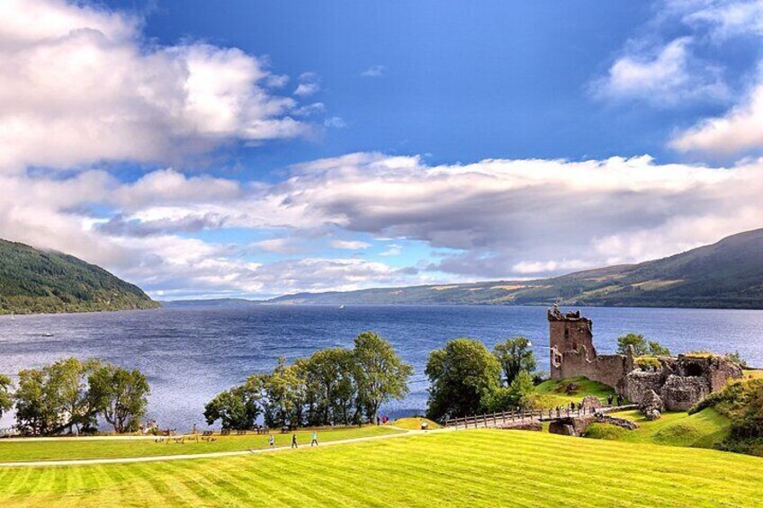 Loch Ness & Urquhart Castle