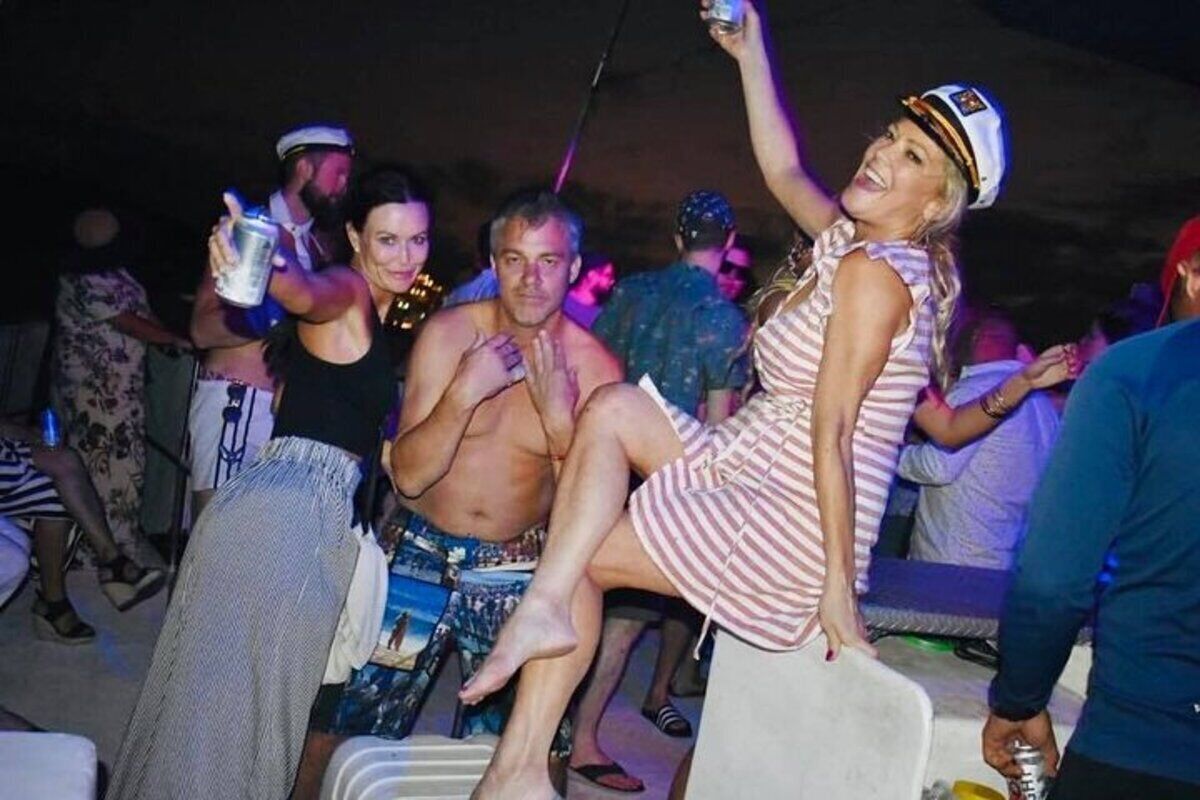 Adults Only- Los Cabos Sunset Party Cruise and Open Bar