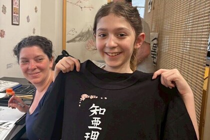 Tokio Asakusa: Tour de escritura tradicional y actividad con camisetas