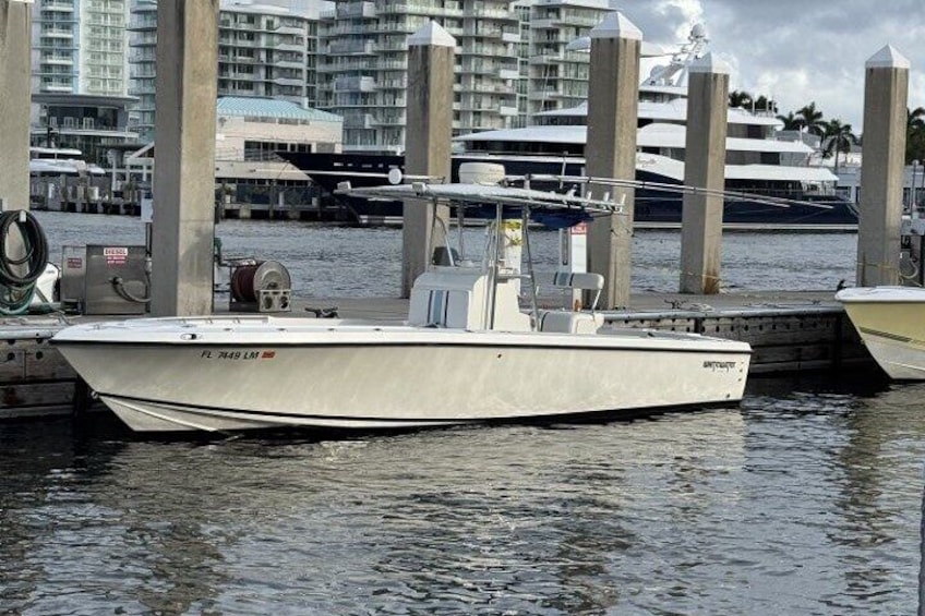 fishing boat in Miami with all the equipment you need