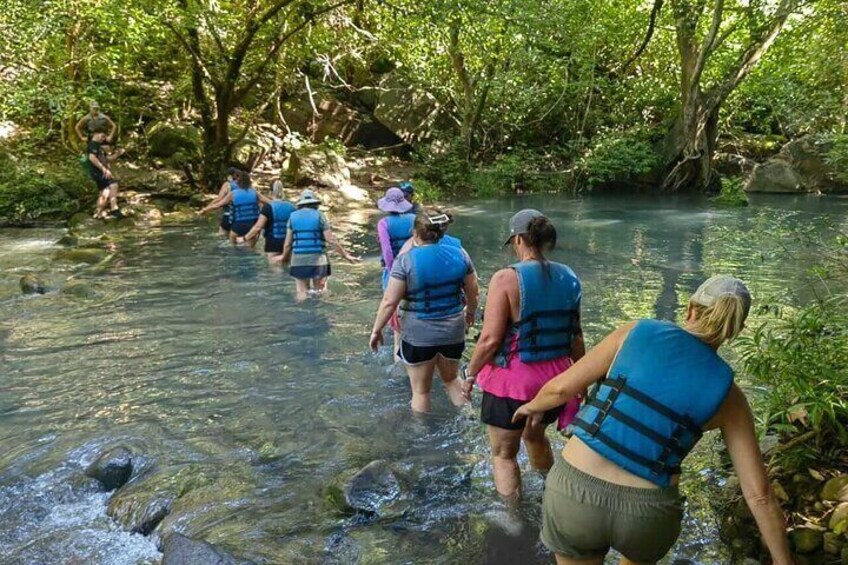 River hike adventure – Trek through canyons and rocks, leading to La Leona’s stunning hidden gem.