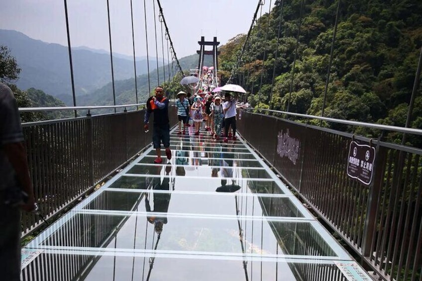 Private Day Tour from Guangzhou to Gulong Gorge