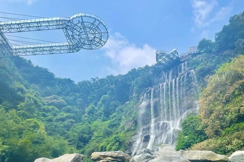 Private Day Tour from Guangzhou to Gulong Gorge