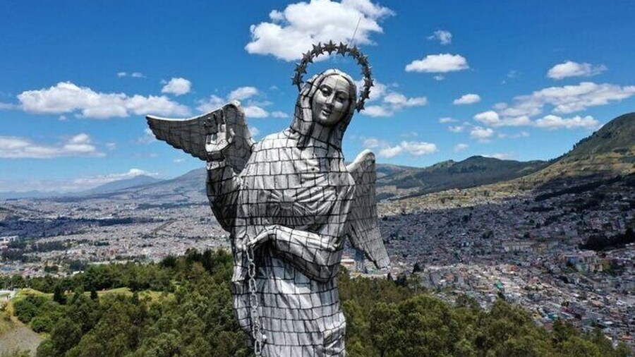 Quito Living History and the Middle of the World