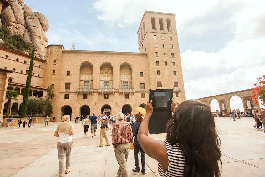 Picture 1 for Activity Montserrat Museum and Monastery Entry Ticket