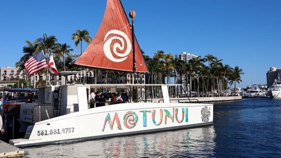 New Historic Palm Beach Sightseeing in Motunui Catamaran Cruise
