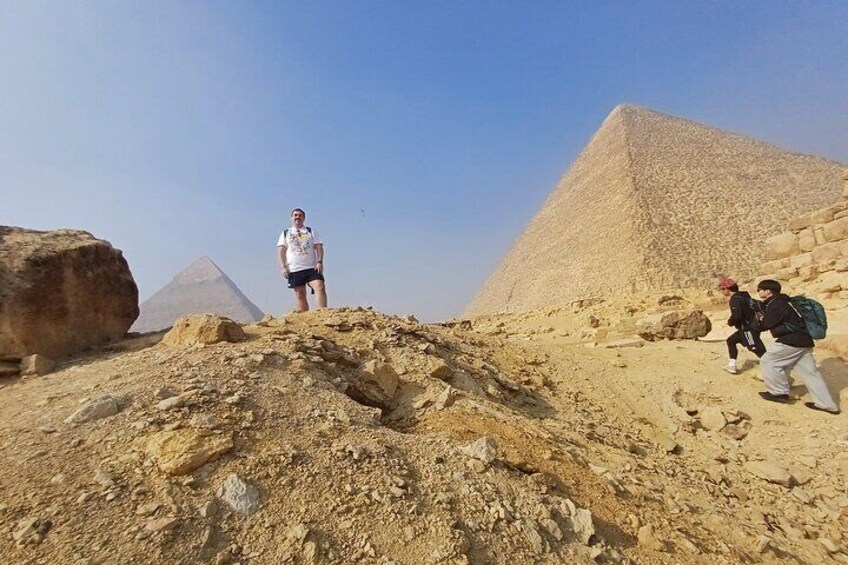 Giza Pyramids Sphinx Memphis and Saqqara with Local Lunch
