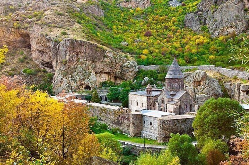Private Guided Tour to Garni, Geghard, Etchmiadzin & Zvartnots