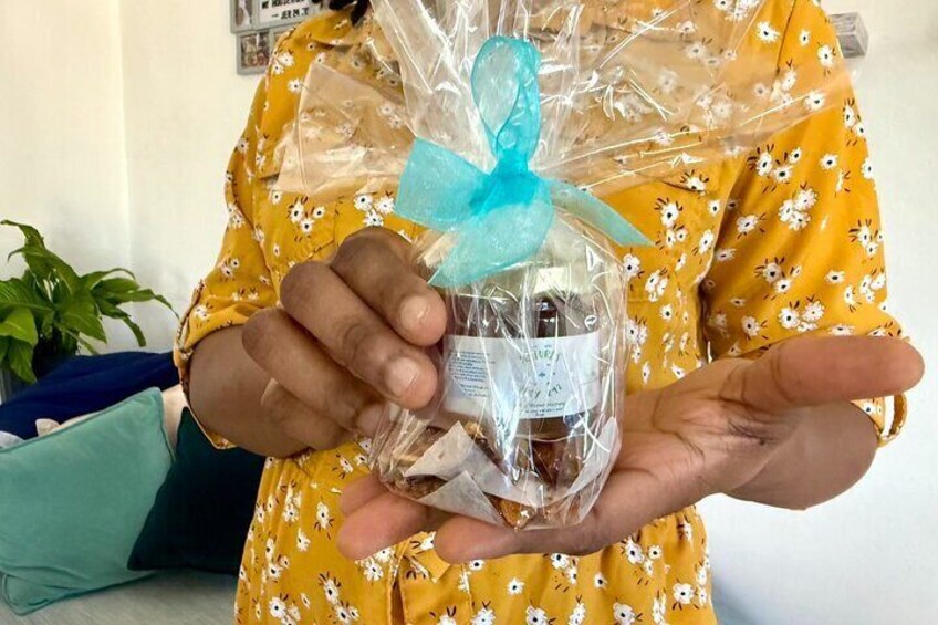 Private Bahamian Baking Class and Transfers with Chef Gabbi
