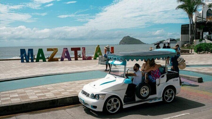 Scenic Tour in Traditional Vehicle Pneumonia in Mazatlan