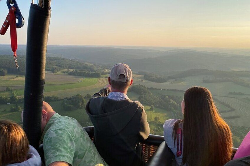 Hot air balloon flight Rochehaut Semois Valley