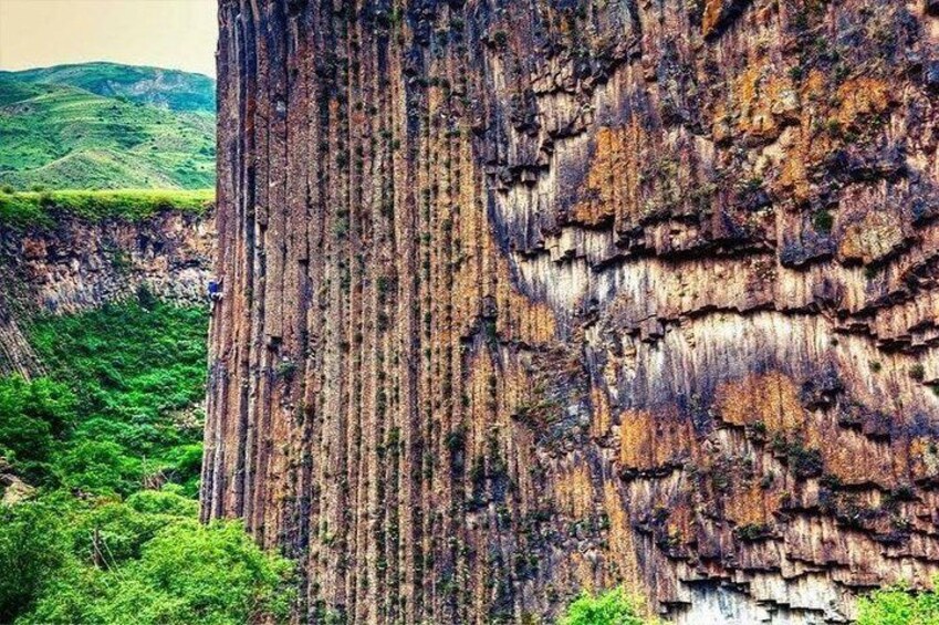 Private Guided Tour to Garni, Geghard, Khor Virap on Lexus cars