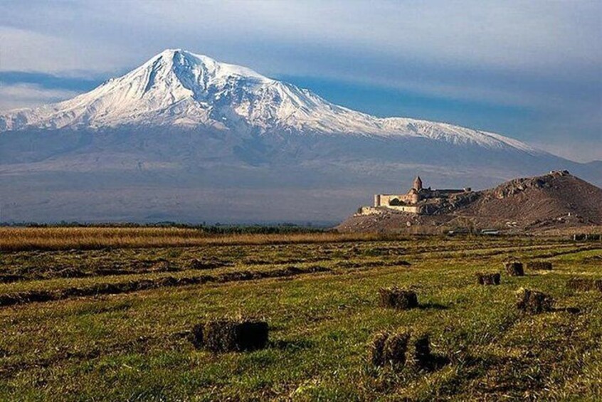 Private Guided Tour to Garni, Geghard, Khor Virap on Lexus cars