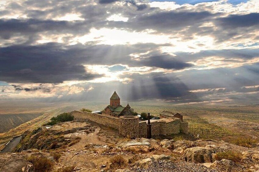 Private Guided Tour to Garni, Geghard, Khor Virap on Lexus cars