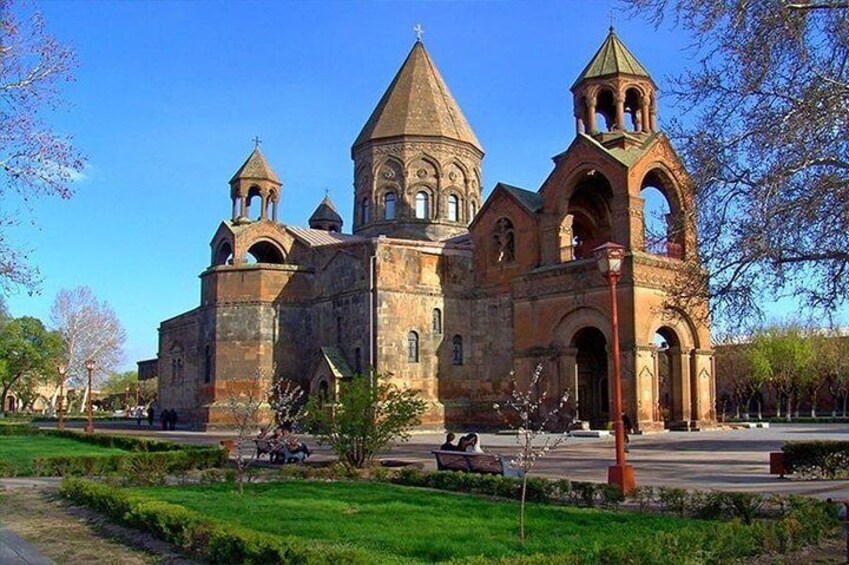 Private Tour to Etchmiadzin, Zvartnots, Saghmosavank Churches