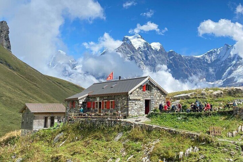 Interlaken: Scenic Hiking Tour from Mürren to Rotstock Hut.