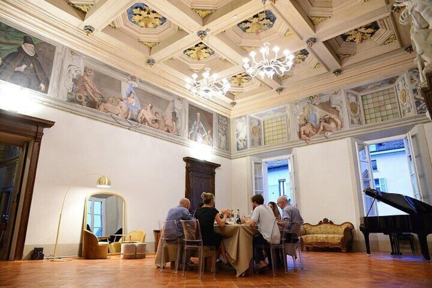 Lake Como Aperitivo Experience and Palazzo Odescalchi Tour