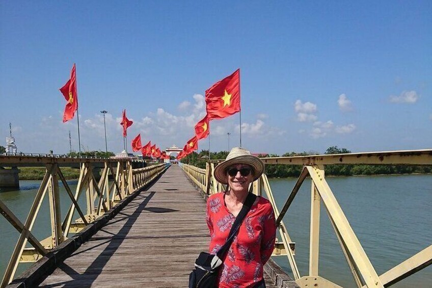 Private DMZ Historical Tour: Vinh Moc Tunnels & Khe Sanh from Hue