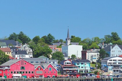 Lunenburg and Mahone Bay 4-Hour Private Escape from Halifax