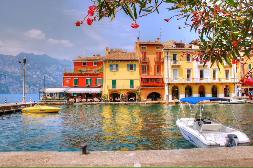 Lake Garda tour with boat trip from western