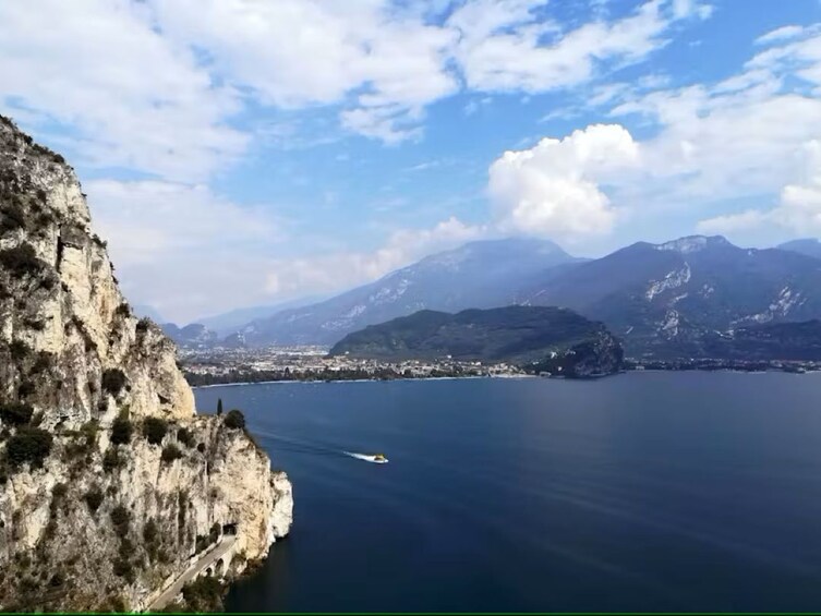 Lake Garda tour with boat trip from western