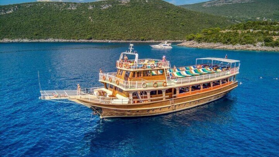 Full-Day Boka Bay Cruise Tour from Budva with Guide