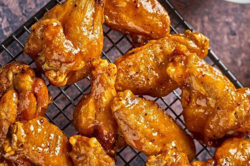 Expats Friday Night in The Best Wings Of Santa Marta