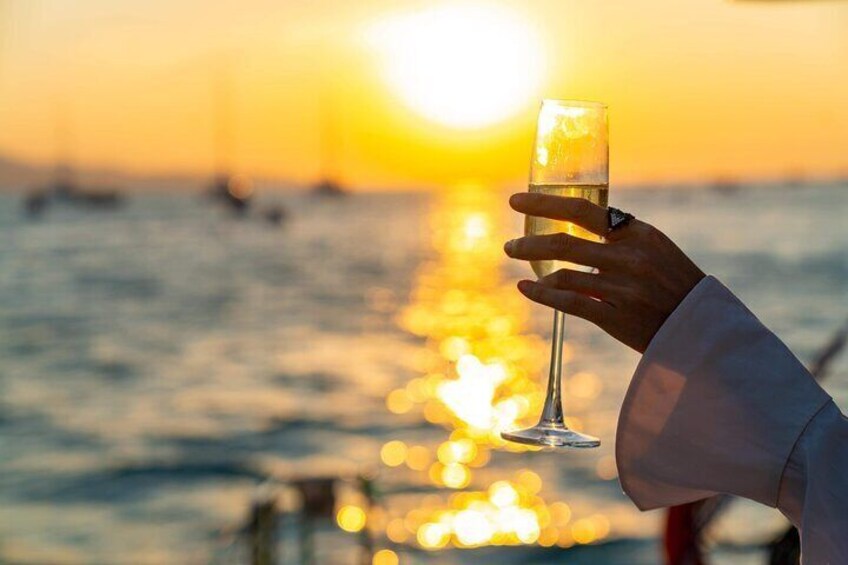 Airlie Beach Sunset Dinner Cruise