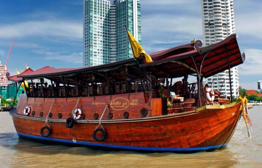 Manohra Luxury Dinner Cruises by Anantara Bangkok
