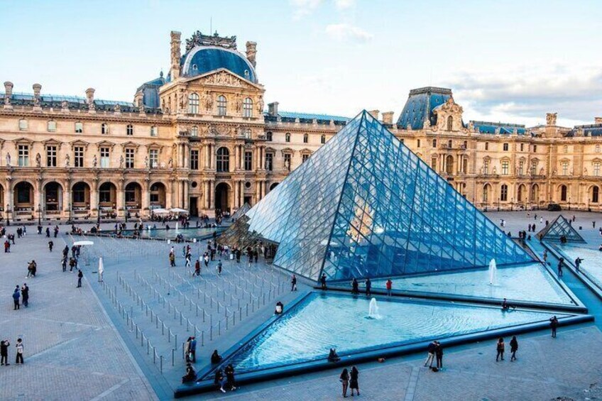 Louvre Museum Official Entry Ticket with Optional Audioguide