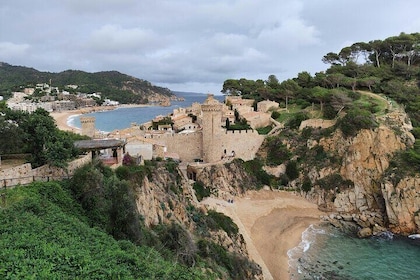 Girona and Costa Brava Scenic 10 Hour Trip from Barcelona