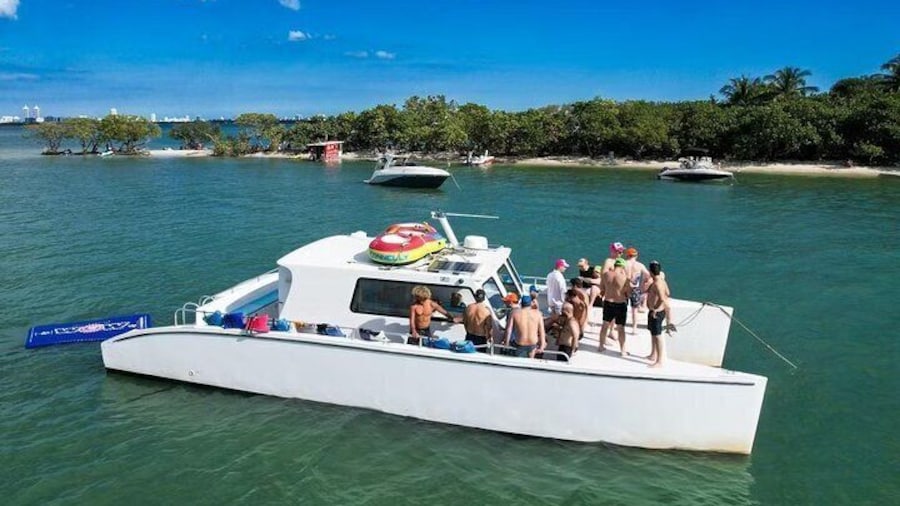 Catamaran excursion in Miami with water sports